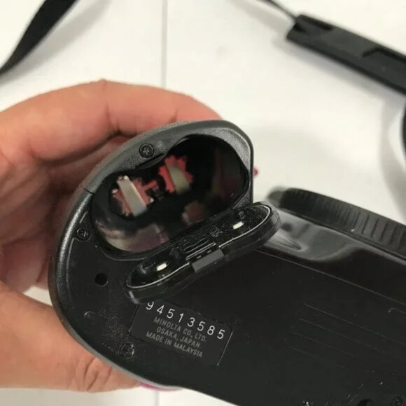 Minolta Maxxum 300si 35mm Camera Bundle - Picture 13 of 16